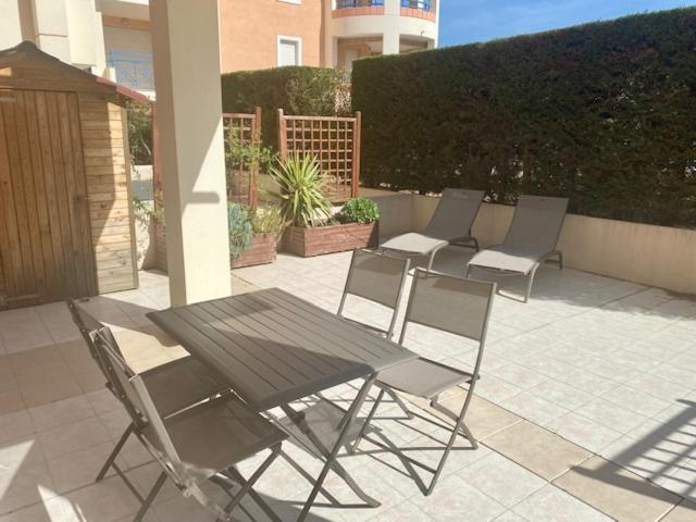 Appt 2 Pieces Port Frejus - Mega Terrasse + Garage Apartment Exterior photo