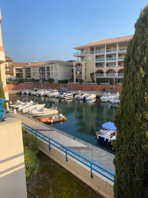 Appt 2 Pieces Port Frejus - Mega Terrasse + Garage Apartment Exterior photo